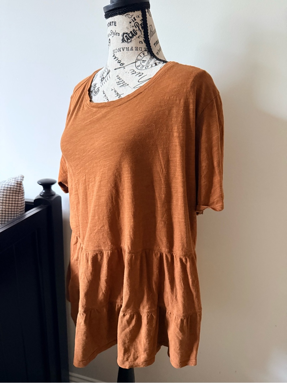 Time and Tru Rust-Toned Tiered Short Sleeve Tunic
